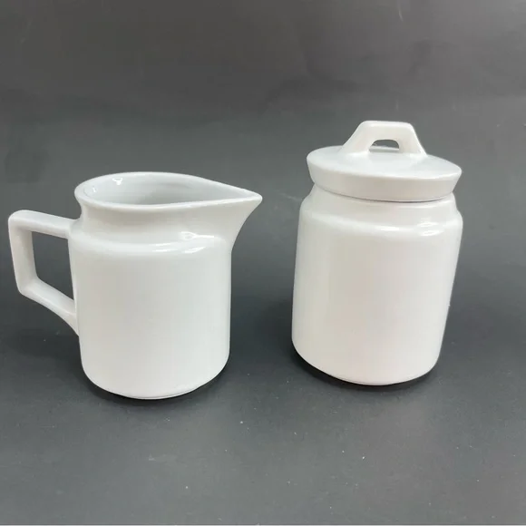 The Old Pottery Company Milk and Sugar jar - Picture 3 of 6